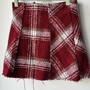 🆕 Shop Neighbor, waist 14 Red Plaid Textured Mini Skirt, Size S | 425.